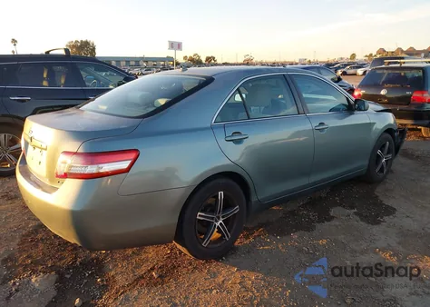2011 Toyota Camry Le z USA, uszkodzony, nr VIN 4T1BF3EK9BU712680
